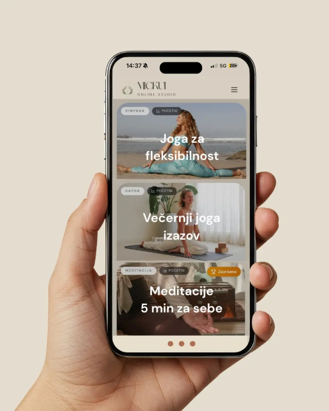 Mickui aplikacija na telefonu, pregled kursa joge