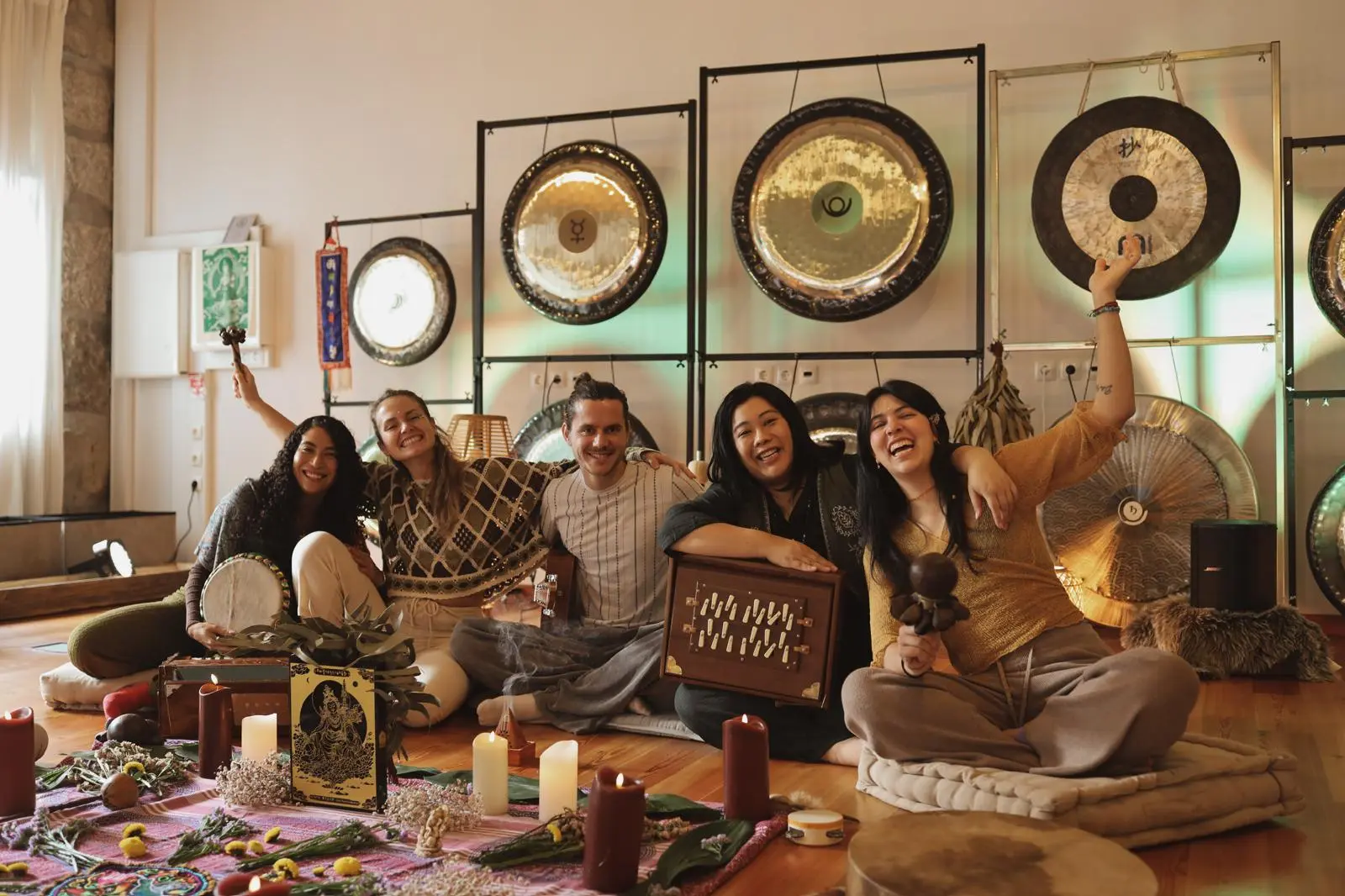 Naslovna slika kursa Kirtan live - moć mantri