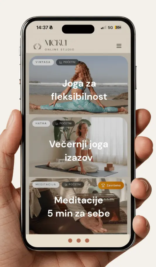 Mickui aplikacija na telefonu, otvoren joga čas